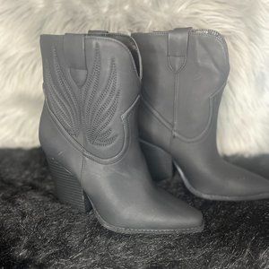 Black Qupid Boots